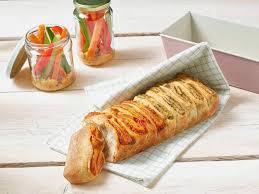 Faltenbrot Mit Zweierlei Gemueseaufstrichen Rezept Gemuse Aufstrich Lebensmittel Essen Faltenbrot