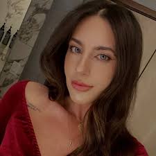 Kaitlin Tomasello (@kaitlinalvia) • Instagram photos and videos