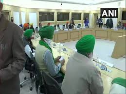 Union Ministers Narendra Singh Tomar, Piyush Goyal attend meeting with  farmers' leaders at Vigyan Bhawan