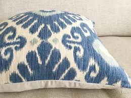 Plillows Kissen Ikat Kissen Kissen Decken Nur Kusten Boho Ikara Indigo Natur Blau Aqua Strand Boho Boho Stil Throw Pillows Pillows Bed