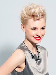 She is of italian (father) and german. Kurzhaarfrisur Bestenhaar