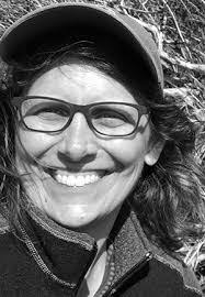 Kari Paulson's Instagram, Twitter & Facebook