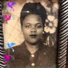 Dessa Mitchell's Instagram, Twitter & Facebook