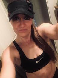 Wide shoulders for a shapely physique