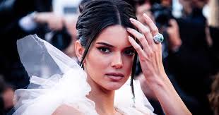 Kendall jenner photographed for vogue magazine. Kendall Jenner To Pay 90 000 Settlement For Promoting Fyre Festival