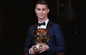 L'algérien qui a gagné le championnat d'angleterre et été élu meilleur joueur de la compétition par ses pairs termine 7e au classement du préstigieux ballon d'or où il devance son coéquipier en club jamie vardy (8e) et il. Un Cinquieme Ballon D Or Pour Cristiano Ronaldo Le Devoir