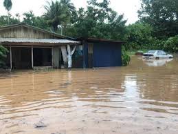 Seramai 420 individu daripada 84 keluarga di tujuh kampung sekitar seremban dipindahkan ke pusat pemindahan sementara (pps), selepas kediaman mereka dinaiki air dalam kejadian banjir kilat malam tadi. 40 Mangsa Banjir Kilat Dipindahkan