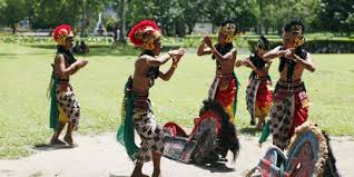 Latihan Kuda Lumping 9 Siswi Smk Kesurupan Merdeka Com