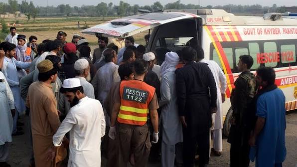 15 policemen killed in gun-and-bomb attack in NW Pakistan: Reports