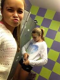 Ella Kramer's Instagram, Twitter & Facebook