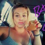 Lisa Hiett's Instagram, Twitter & Facebook