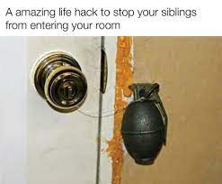This quick and simple life hacks video series has all kinds of useful tips to make your day easier, all broken into small, two minute chunks. Dank Memes Bot On Twitter A Amazing Life Hack