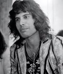 FC world Queen has a new song back to soil