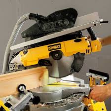 La scie sur table est une scie circulaire fixe. Scie Onglet Table Rue Du Commerce