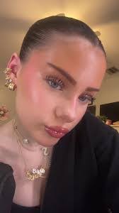 Sarah Gurley's Instagram, Twitter & Facebook