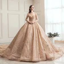 Inspirasi gaun pengantin muslim dan muslimah menggunakan hijab syar'i dengan nuansa modern dan mewah 2021 yang simple dan mudah digunakan. Kebaya Maupun Gaun Pernikahan Berikut Rekomendasi Tempat Sewa Baju Pengantin Terpercaya Bridestory Blog