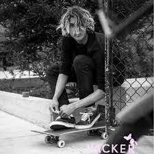 41 Hairstyles For Men With Wavy Hair Hairstyle On Point In 2021 Skateboard Photography Skater Guys Skater Boys
