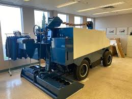 Of all the vintage Zamboni's this is my all time favourite! Model K  Production time line: 1964-1969 Drivetrain: Wisconsin industrial engine  with a 3 speed standard transmission & hand clutch If anyone