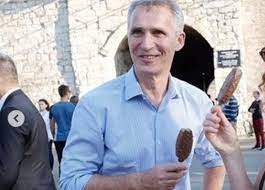 Zugleich kritisierte er das „versagen der afghanischen führung. The Nato Chief Always Does This In Serbian