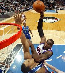 Amar E Stoudemire Dunk On Ryan Hollins Basketball Players Nba Amar E Stoudemire Basketball Diaries