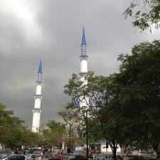 Azan solat isya' di masjid shah alam (mssaas), selangor malaysia. Stream Esans Music Listen To Songs Albums Playlists For Free On Soundcloud