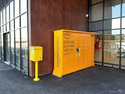 The lèze forms part of the commune's southern border, flows northward through the eastern part of the commune, then flows into the ariège, which forms the commune's northeastern border. Intermarche Se Dote D Un Locker Amazon Toulousain Buzet Sur Tarn Le Petit Journal