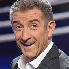 Vi regaliamo scoop, meme e intrattenimento! Tutti I Meme Su Ezio Greggio Facciabuco Com
