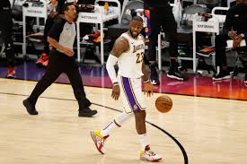The suns and lakers series is all even at one game apiece and now the venue is shifting to staples center in l.a. Nba Dfs Picks Today Best Lineup Strategy For Lakers Vs Suns Game 2 Draftkings Showdown Draftkings Nation