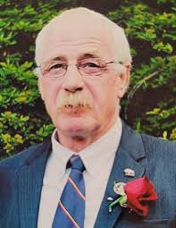 Michael Dwinnell's Instagram, Twitter & Facebook