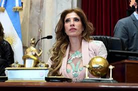 Es de una sola dosis y el ensayo se hizo en la argentina. Zamora Se Hizo Eco De La Participacion De Su Esposa En La Tercera Presentacion Del Ministro Cafiero Ante El Senado Prensa Santiago