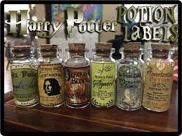 Get this free set of 12 apothecary labels from over the big moon blog! Hollyshome Family Life Harry Potter Potion Labels Free Printable