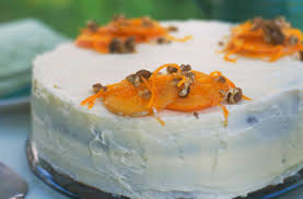 Facile, en suivant la recette pas à pas. Gateau De Paques A L Orange Avec Glacage Au Citron C Est Une Alternative Legere Et Fraiche Au Gateau De Paques De Simnel C Est Facile A Faire Et Les Enfants Adorent Participer A