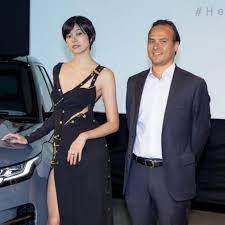 ランドローバー ブランドアンバサダーに森星が就任 発表会でヴェルサーチェのサーフティピンドレス着用 サーフ 就任 星