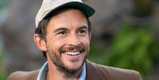 Jonathan Bailey's 'Jurassic World Rebirth' premiere look featured a tribute  to Ross Geller