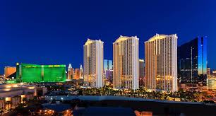 18 las vegas hotels with kitchens