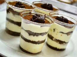 Sebut sahaja resepi puding kastard, antara terbayang dalam kepala ialah resepi puding kastard, puding karamel, puding jagung dan sebagainya. Resepi Puding Kastard Tiramisu