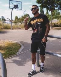 Perhaps it takes hundreds of hours on the putting green to ace your short game. Black Denim Shorts Outfits For Men 59 Ideas Outfits Lookastic