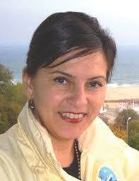 Diana Stefani's Instagram, Twitter & Facebook