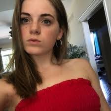 Julia Gros's Instagram, Twitter & Facebook