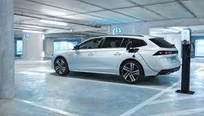 So kann jeder seine ganz eigene innenumgebung schaffen, die jede fahrt zu einem besonderen erlebnis macht. Der Neue Peugeot 508 Hybrid Und 508 Sw Hybrid Leistung Trifft Effizienz Medien Peugeot Suisse