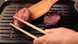 Il filetto alla wellington è un secondo piatto di carne per occasioni importanti. Come Cucinare Il Filetto Al Punto Youtube