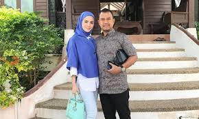 Basa basi mempersembahkan kabar terkini seputar kehidupan artis dan selebritis idola anda dari indonesia maupun manca. 4 Taat Dan Patuh Suami Hanez Suraya Berhenti Berlakon Rotikaya 620 372 Beautifulnara Gosip Artis Malaysia Terkini