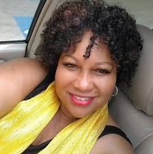 Rose a Member brings her gift! 🎁❤️