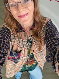 Wearing all the cute things from One24 today. Happy Friday everyone!