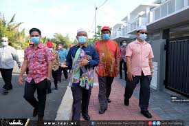 Datuk bandar kuala terengganu, dato' mohamad kamil othman, berkata seramai 100 peniaga tempatan akan terlibat menjual produk seperti makanan tradisional terengganu, produk asas tani, pakaian, barangan cenderahati dan kraftangan. Projek Alam Mutiara Fasa 1 Penuhi Syarat Amalan Terbaik Mbkt Trdi News