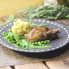 Pintade A La Broche Au Romarin Recette Pintade Recette Manger Equilibre Pois Gourmands