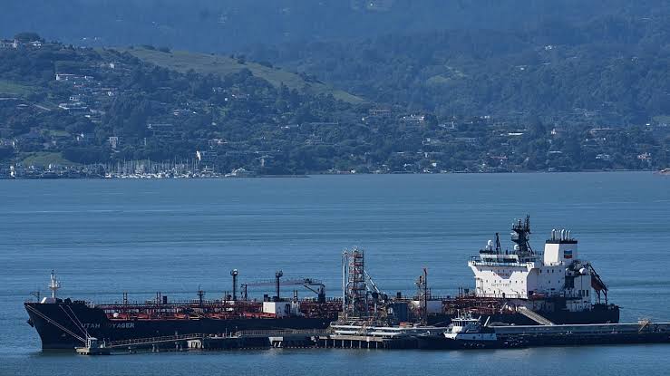 Les prix du pétrole et du gaz s'affolent avec le blocage du détroit d'Ormuz  | Euronews