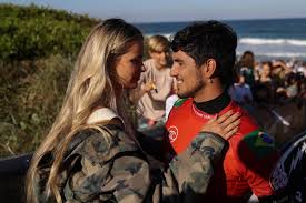 Neste sábado (24) a modelo, yasmin brunet, enviou uma mensagem de apoio para seu marido o surfista, gabriel medina. Understand Veto Yasmin Brunet In Tokyo That Displeased Gabriel Medina 06 16 2021 Sports Around World Journal