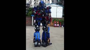 When first beginning my search for the most awesome halloween costume ever created, i first wanted to pick something i've always loved. Robots Transformers Costumes Show Transformers Optimus Prime Costume For Adults Height 2 7 Meters Youtube