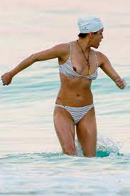 大ハプニング]女優ミシェル・ロドリゲスMichelle Rodriguez がメキシコの海で乳首をポロリ！画像24枚 | xnews2  スキャンダラスな光景